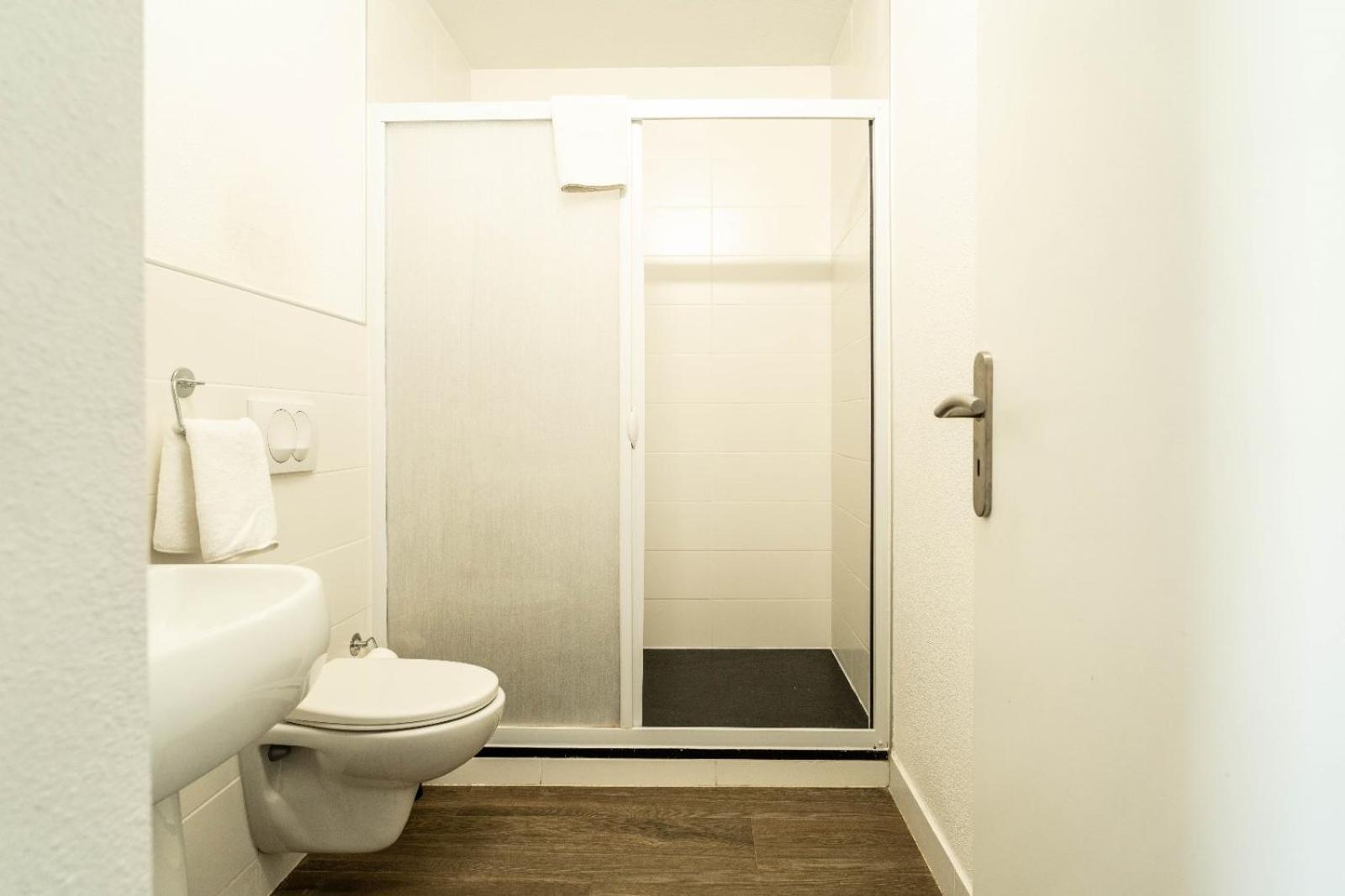 My KB Hôtel Brignoles Ngoại thất bức ảnh