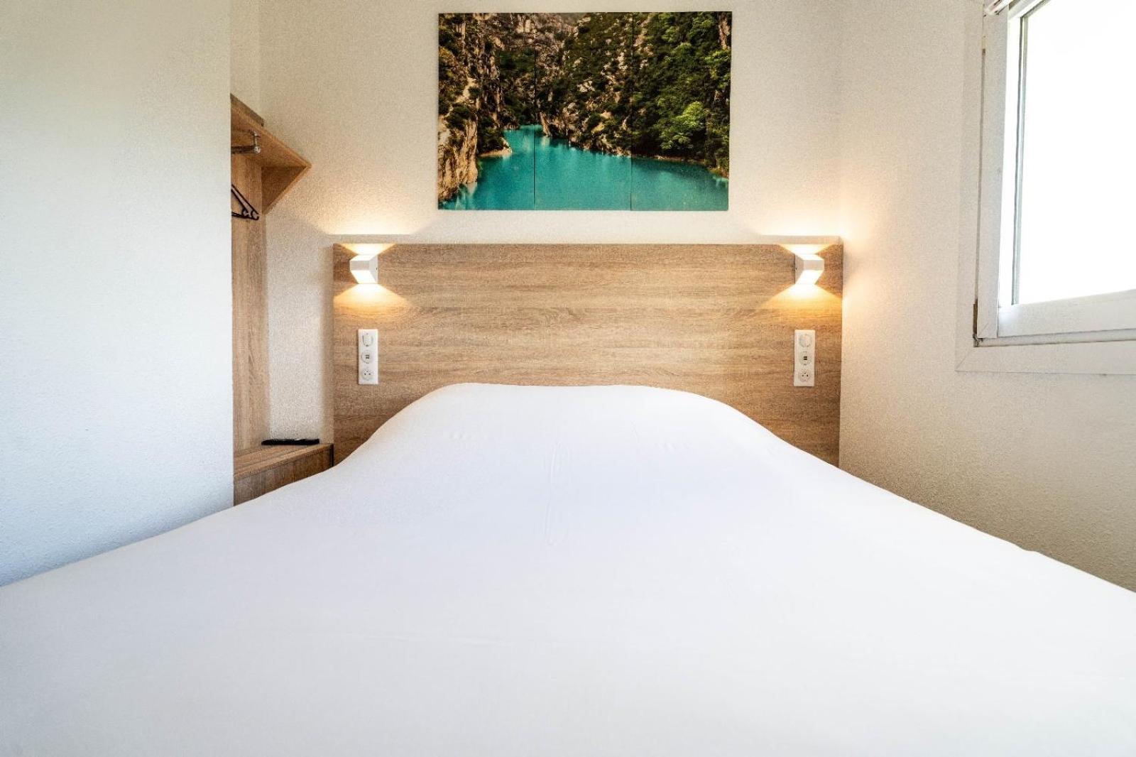 My KB Hôtel Brignoles Ngoại thất bức ảnh